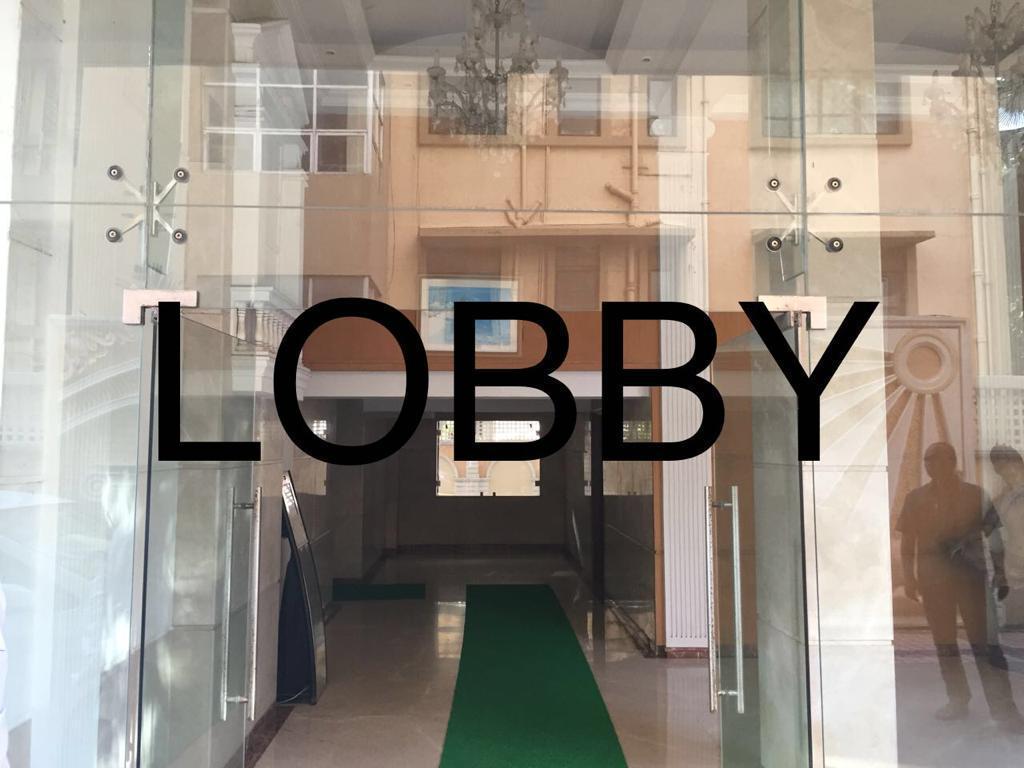 2 BHK Semi Furnished in Odina , Santacruz West